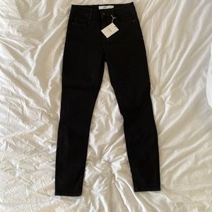 hidden jeans taylor high rise skinny in size 27